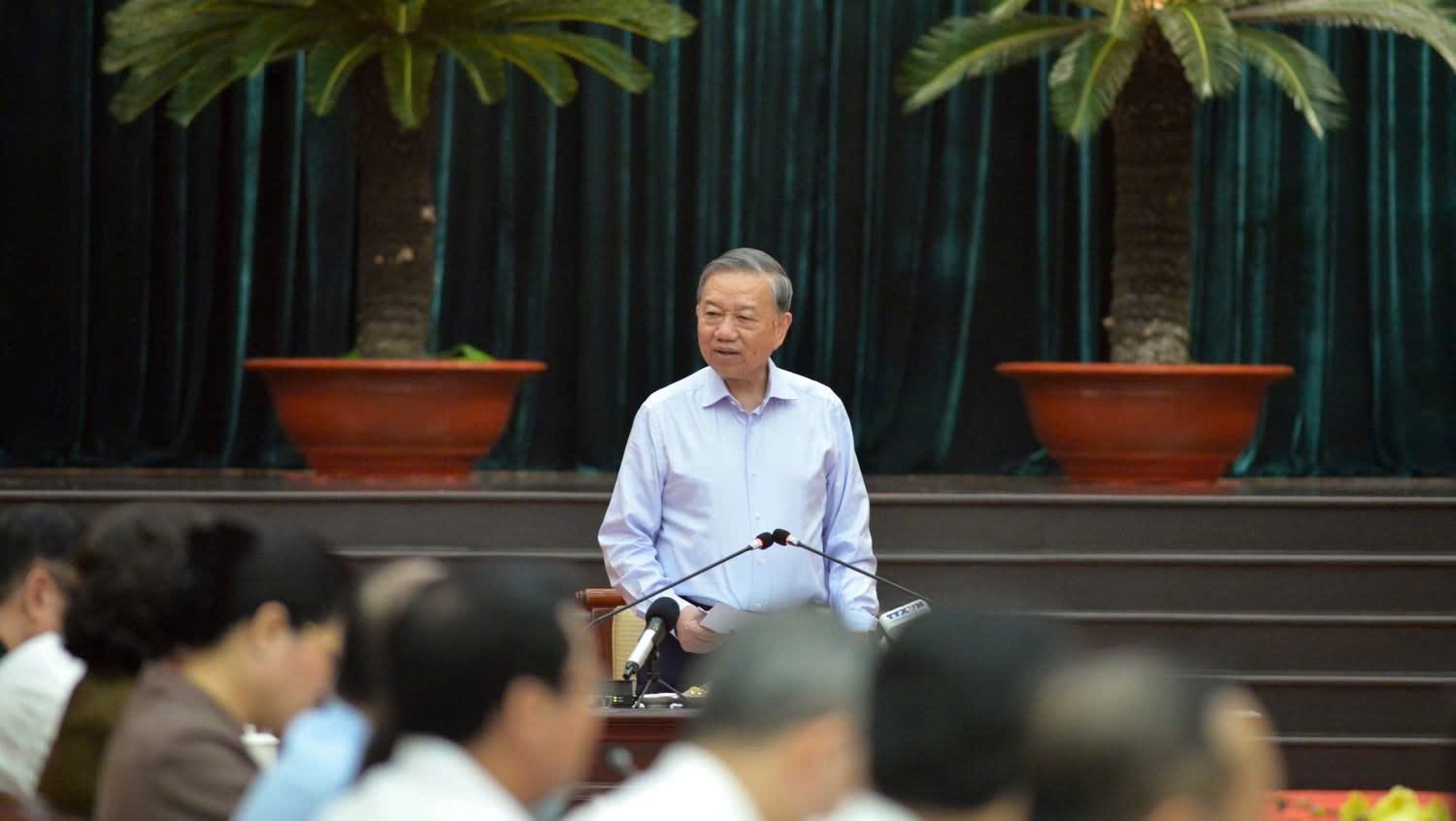 Định hướng ph&aacute;t triển KHCN,ĐMST&CĐS tại TP.HCM: Tạo động lực tăng trưởng mới từ dữ liệu v&agrave; c&ocirc;ng nghệ cao - Ảnh 2.