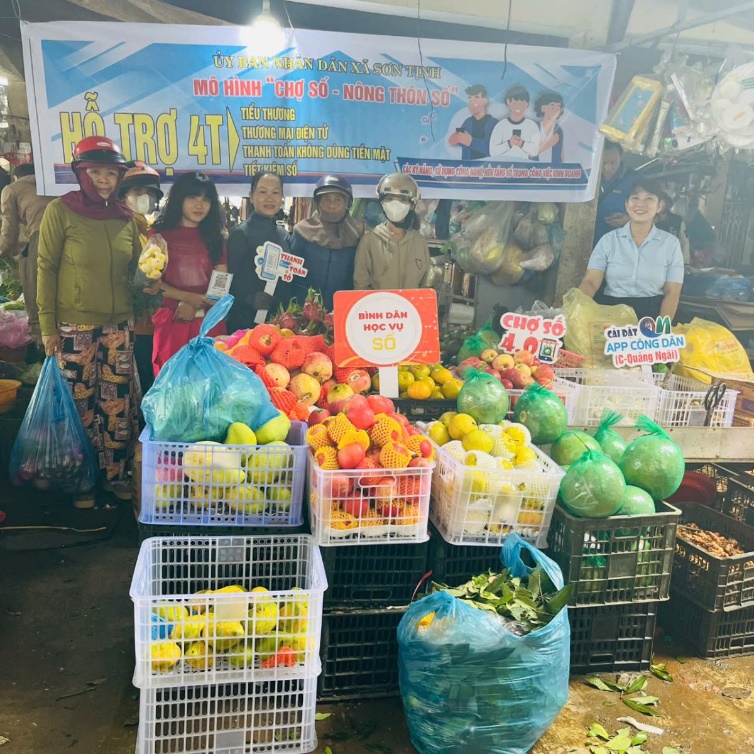 &ldquo;B&igrave;nh d&acirc;n học vụ số&rdquo; lan tỏa s&acirc;u rộng: Từ lớp học cộng đồng đến gia đ&igrave;nh số, chợ số - Ảnh 1.