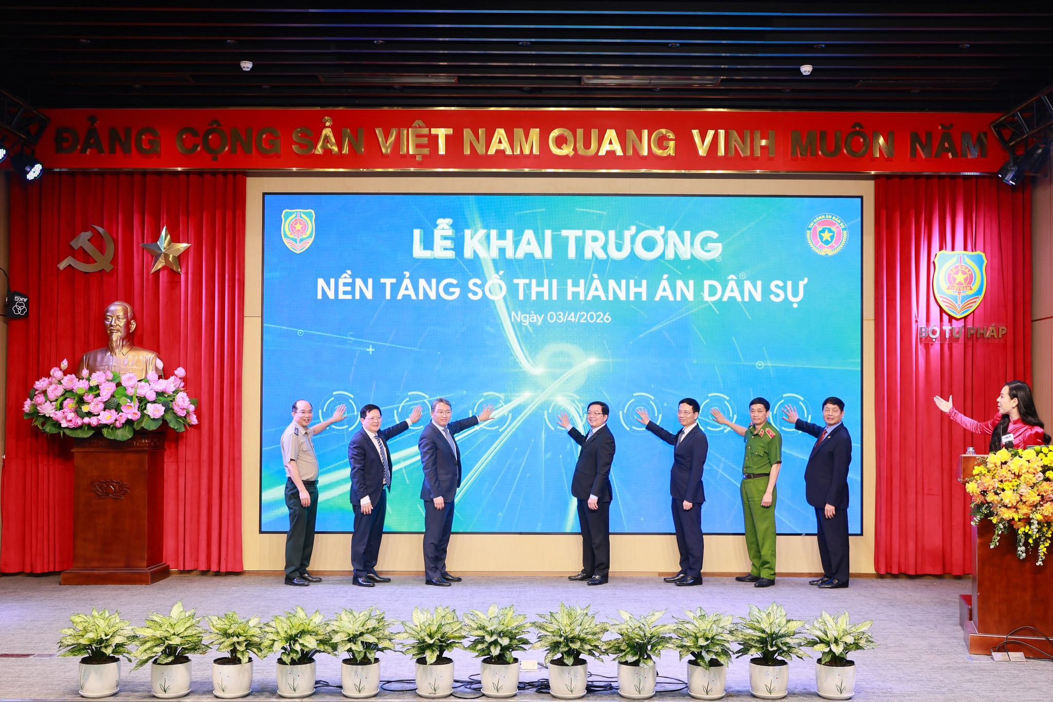 Nền tảng số Thi hành án dân sự vận hành, thúc đẩy quản trị dữ liệu- Ảnh 1. Nền tảng số Thi hành án dân sự vận hành, thúc đẩy quản trị dữ liệu- Ảnh 1.