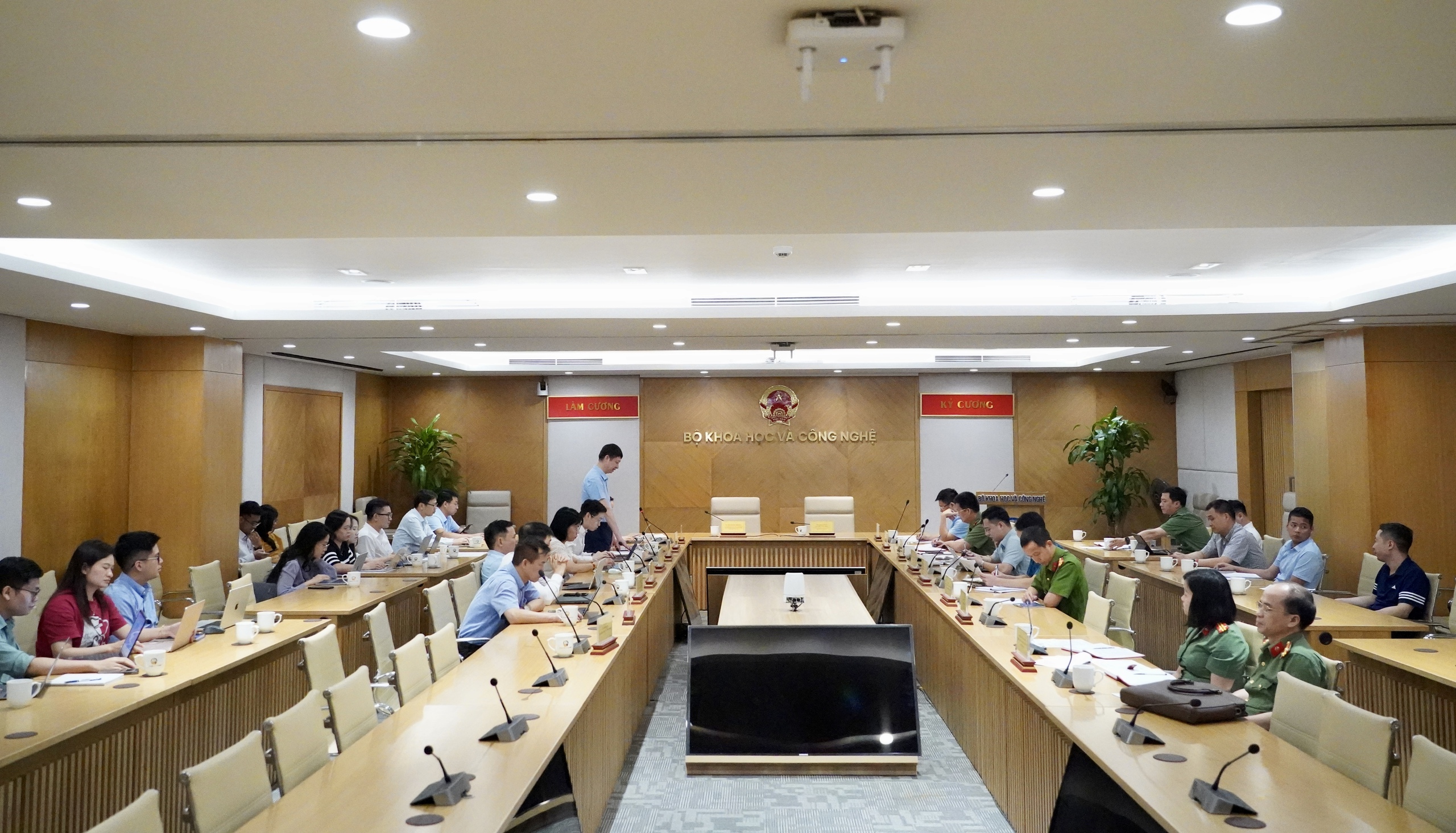 Th&uacute;c đẩy nền tảng số quốc gia: Cần đồng bộ thể chế, dữ liệu v&agrave; nguồn lực- Ảnh 1.