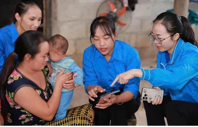 Tuy&ecirc;n Quang phấn đấu n&acirc;ng mức phổ cập kỹ năng số tới 100% người d&acirc;n trong năm 2026 - Ảnh 1.