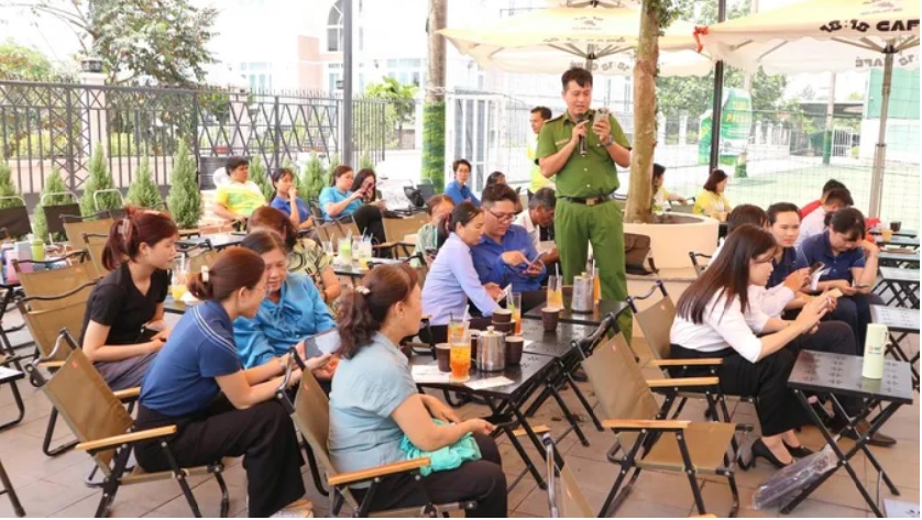 “Cầu nối số” đưa dịch vụ công đến gần người dân Thành phố Hồ Chí Minh- Ảnh 1.