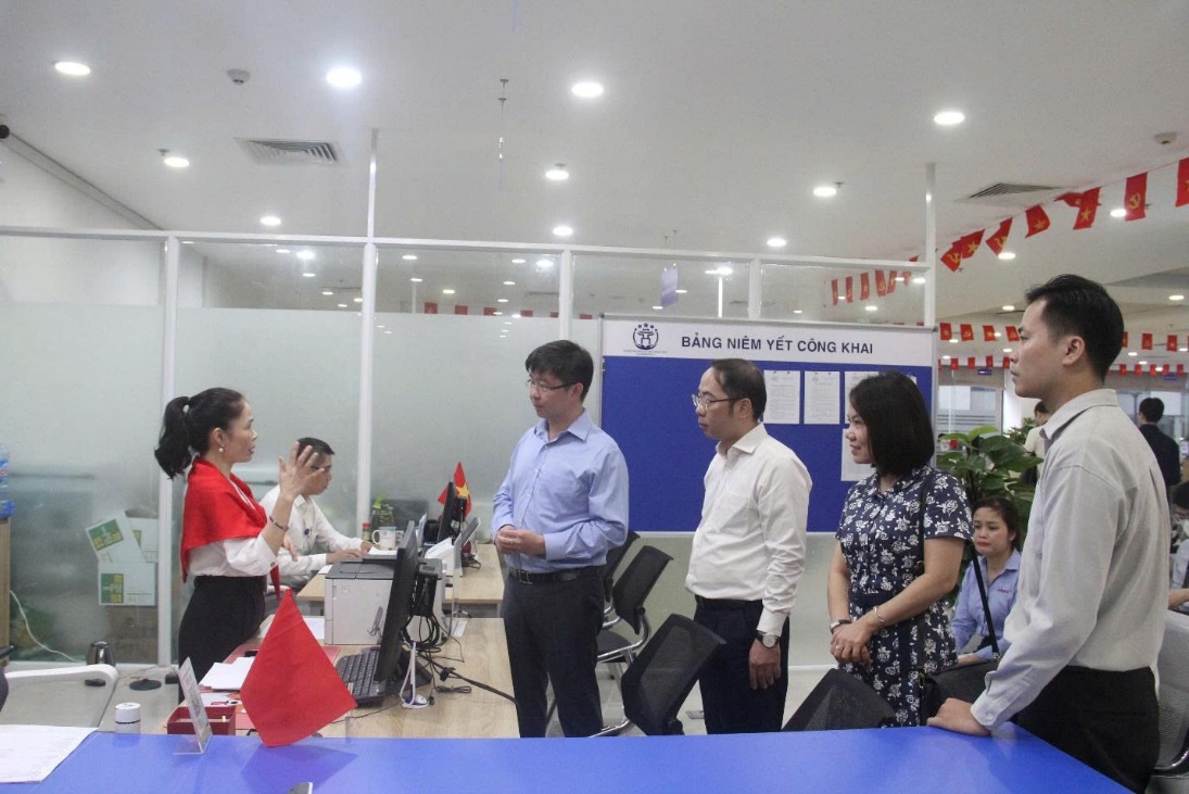 Đẩy mạnh ph&acirc;n cấp, đơn giản h&oacute;a thủ tục h&agrave;nh ch&iacute;nh th&uacute;c đẩy đổi mới s&aacute;ng tạo - Ảnh 1.