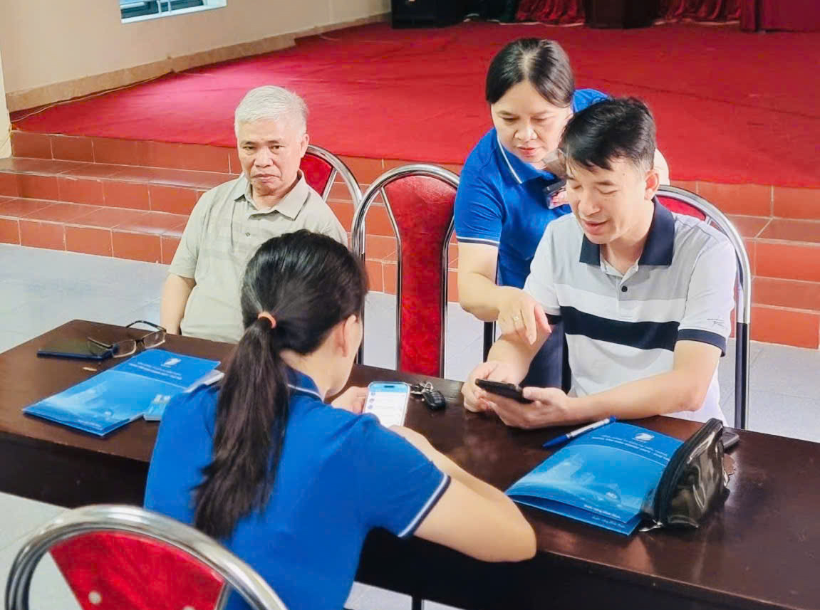 Ph&uacute; Thọ tăng cường x&aacute;c thực th&ocirc;ng tin thu&ecirc; bao di động theo quy định mới- Ảnh 2.