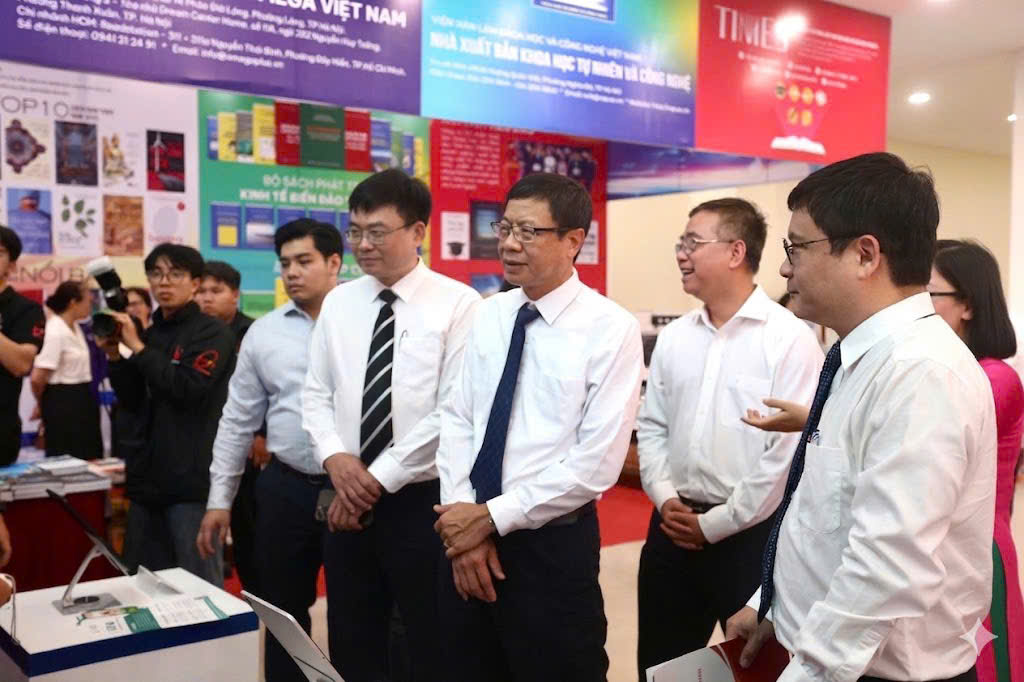 Triển l&atilde;m s&aacute;ch khoa học v&agrave; c&ocirc;ng nghệ 2026 lan tỏa tri thức kiến tạo quốc gia số - Ảnh 1.