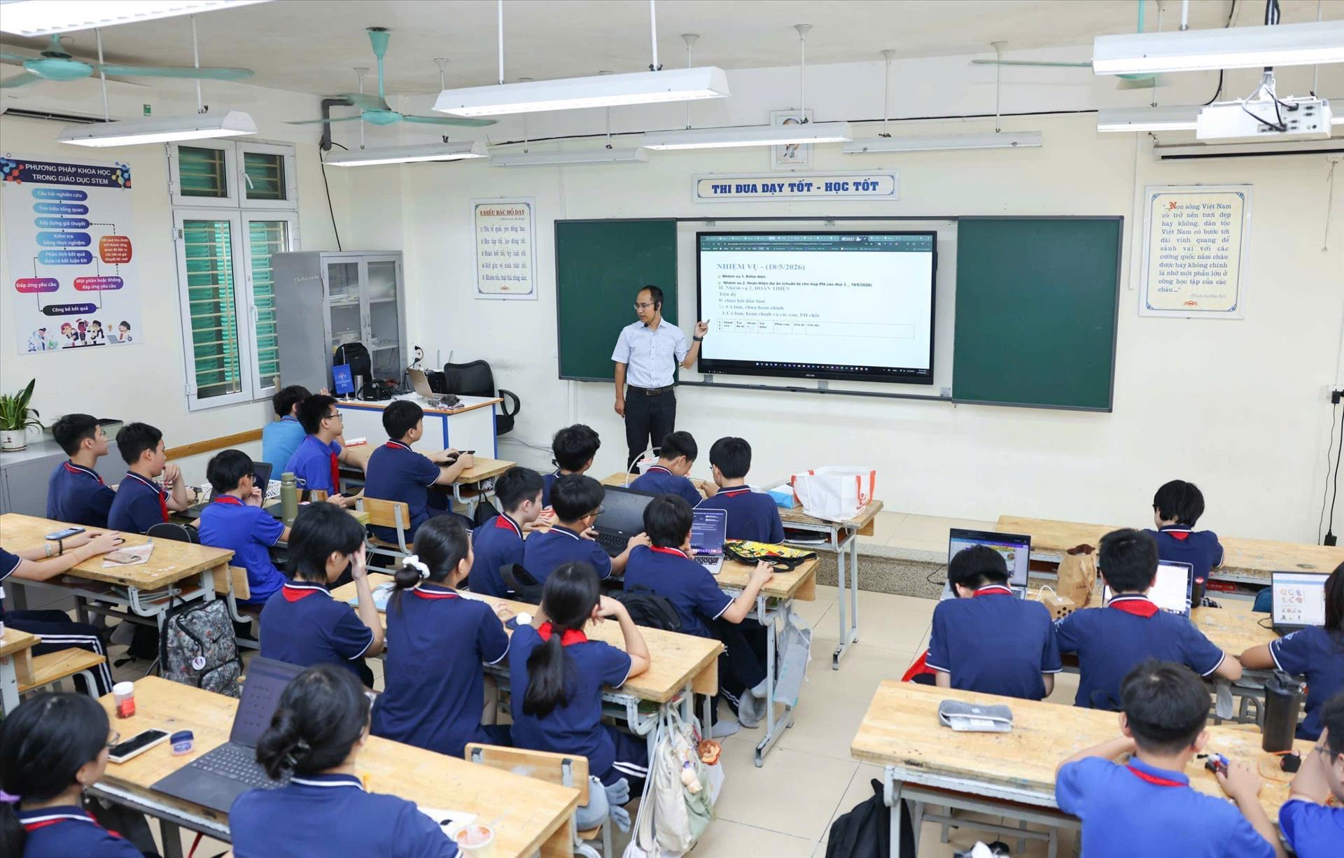 Khơi dậy tư duy s&aacute;ng tạo của học sinh từ m&ocirc; h&igrave;nh gi&aacute;o dục STEM - Ảnh 2.