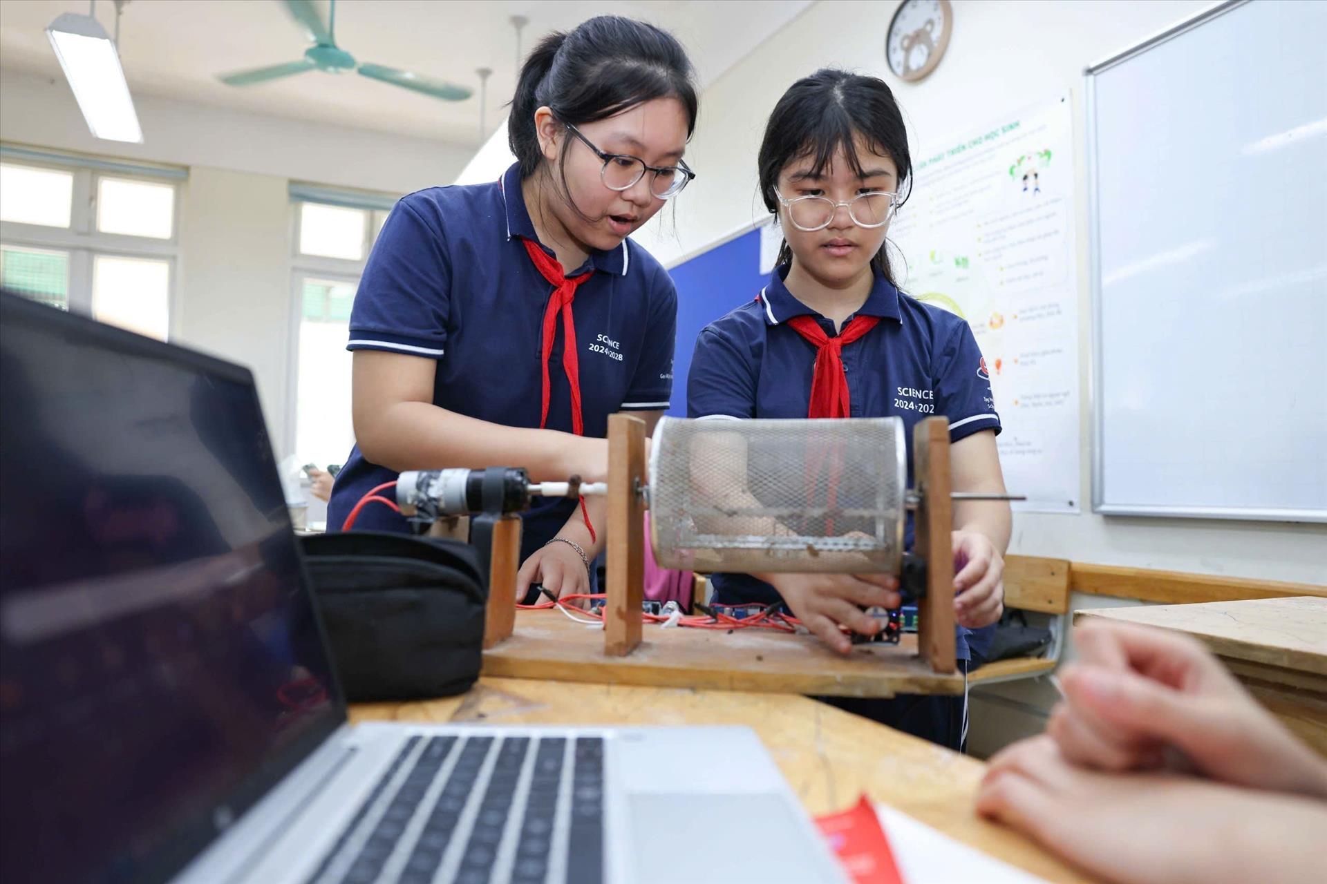 Khơi dậy tư duy s&aacute;ng tạo của học sinh từ m&ocirc; h&igrave;nh gi&aacute;o dục STEM - Ảnh 8.