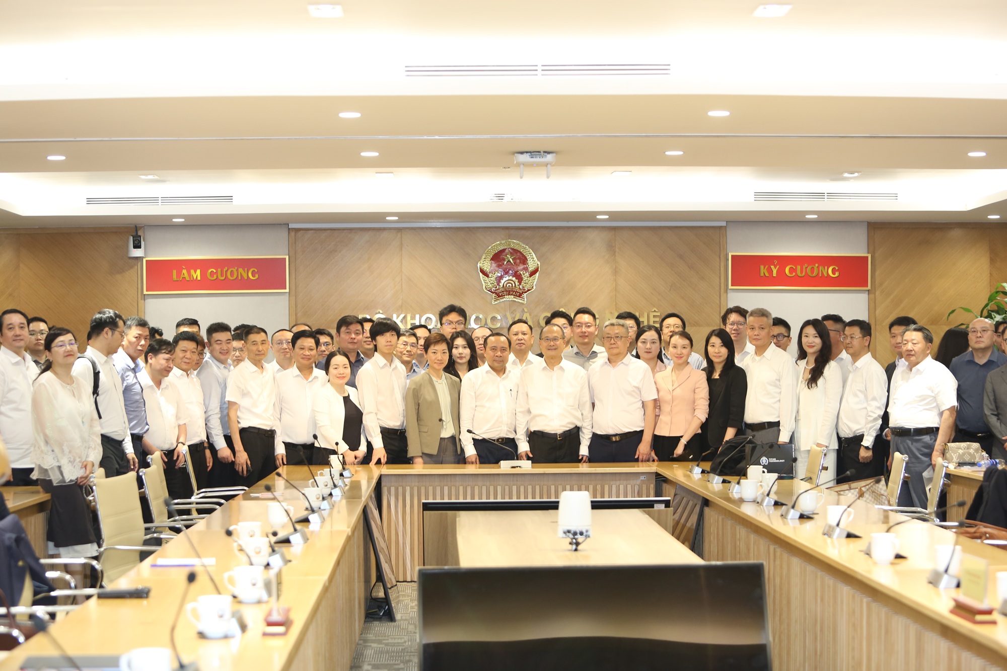 Bộ KH&CN v&agrave; Tập đo&agrave;n Sunwah th&uacute;c đẩy hợp t&aacute;c c&ocirc;ng nghệ chiến lược v&agrave; ph&aacute;t triển nh&acirc;n lực chất lượng cao - Ảnh 4.