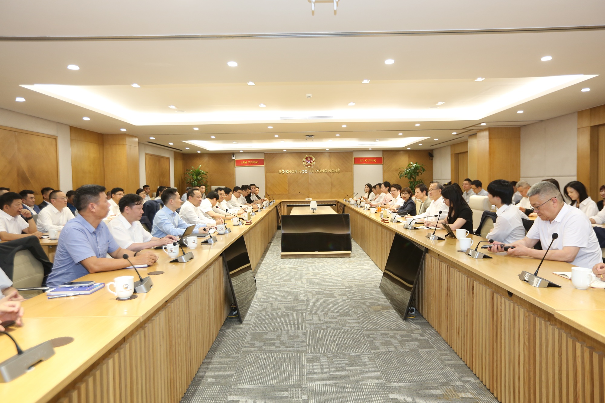 Bộ KH&CN v&agrave; Tập đo&agrave;n Sunwah th&uacute;c đẩy hợp t&aacute;c c&ocirc;ng nghệ chiến lược v&agrave; ph&aacute;t triển nh&acirc;n lực chất lượng cao - Ảnh 1.