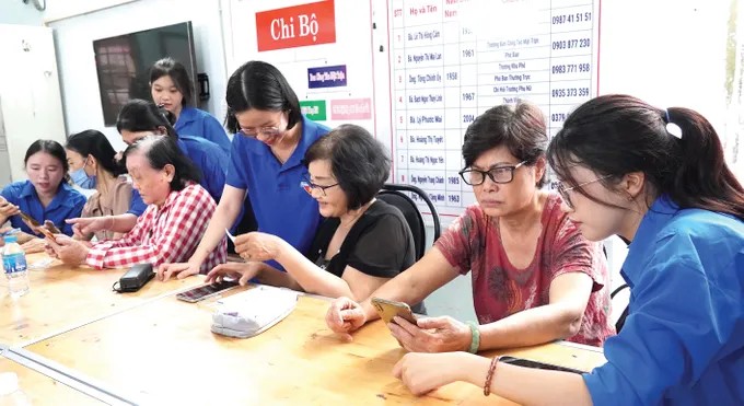 Khi người d&acirc;n trở th&agrave;nh chủ thể của chuyển đổi số- Ảnh 1.