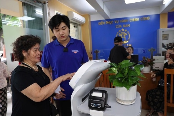 Triển khai &ldquo;B&igrave;nh d&acirc;n học vụ số lưu động&rdquo; hỗ trợ người d&acirc;n tiếp cận dịch vụ c&ocirc;ng- Ảnh 1.
