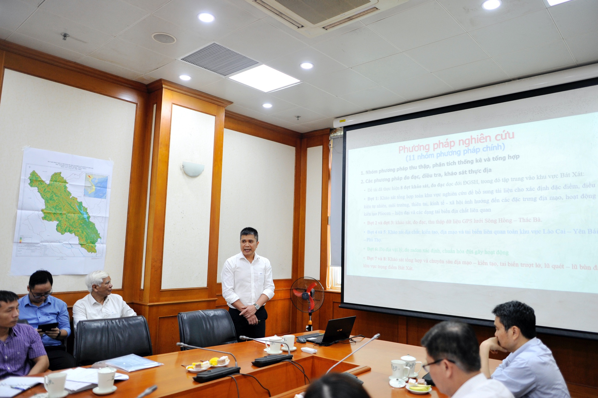 Nghi&ecirc;n cứu c&aacute;c đặc trưng địa mạo - kiến tạo Pliocen - hiện đại dọc đới đứt g&atilde;y S&ocirc;ng Hồng - S&ocirc;ng Chảy phục vụ đ&aacute;nh gi&aacute; một số dạng tai biến địa chất li&ecirc;n quan- Ảnh 1.