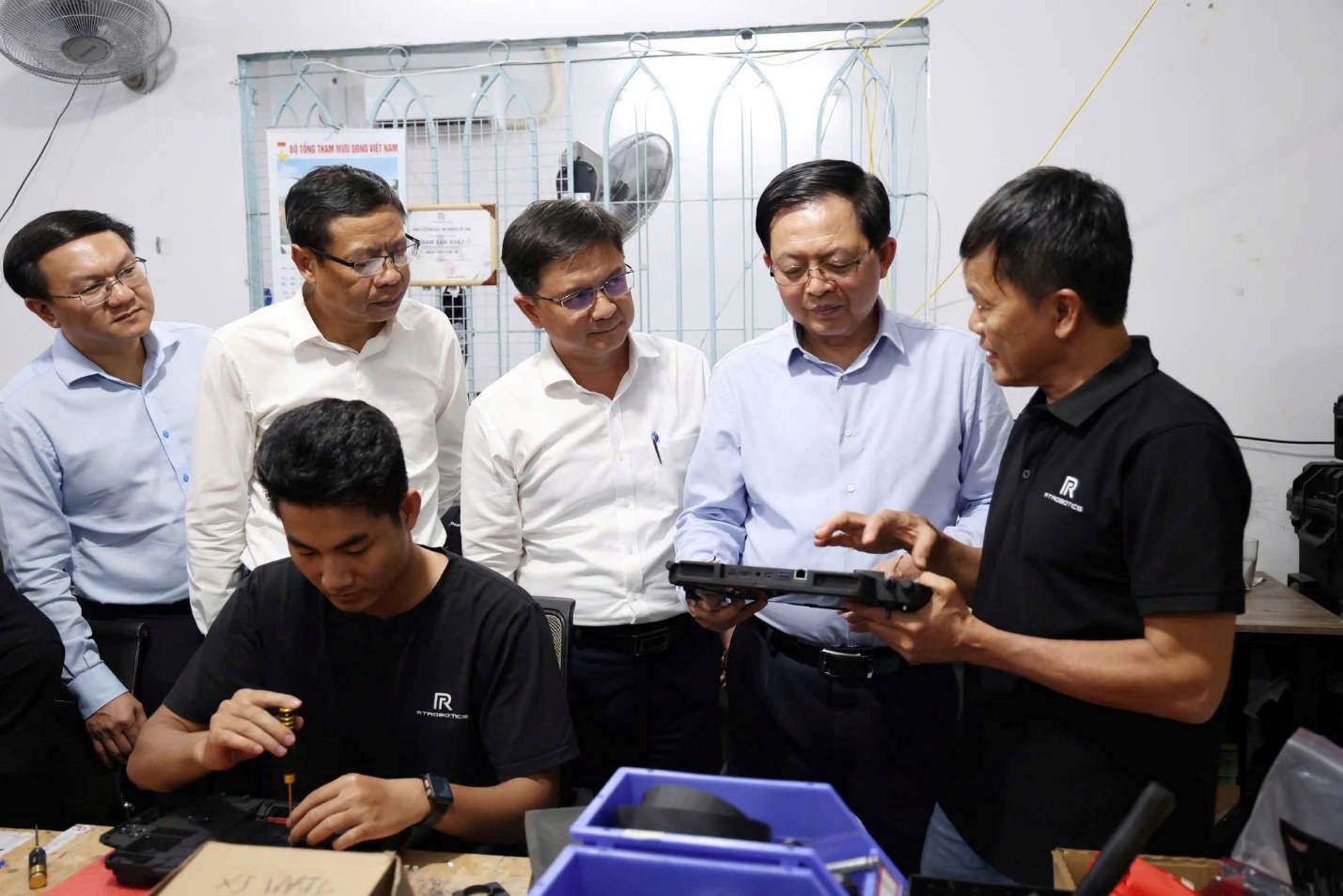 Doanh nghiệp Việt cần ti&ecirc;n phong l&agrave;m chủ AI, UAV chiến lược- Ảnh 4.