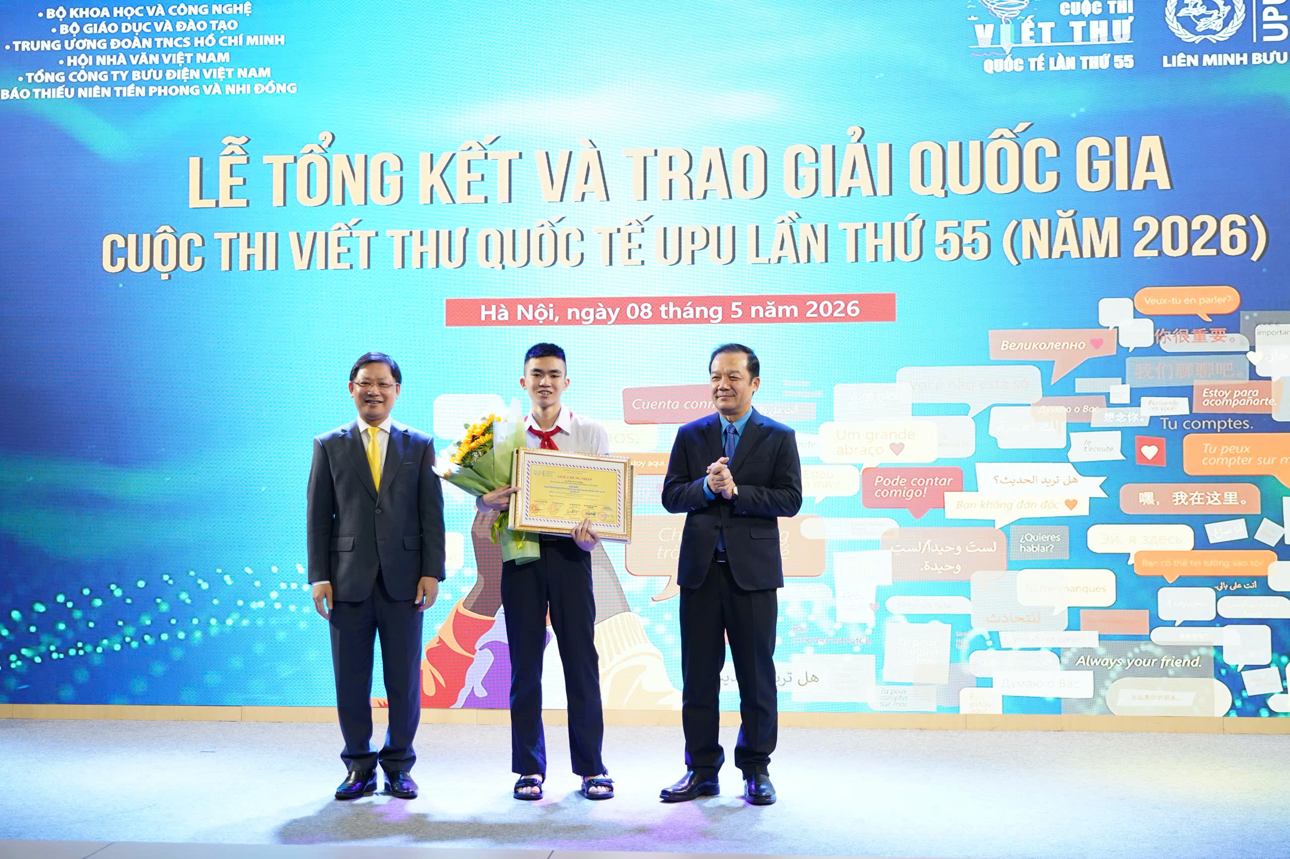 Thứ trưởng Phạm Đức Long: Ph&iacute;a sau m&agrave;n h&igrave;nh l&agrave; những tr&aacute;i tim chờ được thấu hiểu - Ảnh 3.