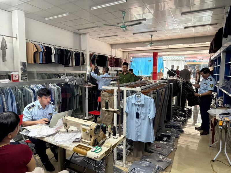Hưng Y&ecirc;n tăng cường thực thi quyền sở hữu tr&iacute; tuệ, xử l&yacute; 87 vụ vi phạm theo C&ocirc;ng điện số 38 - Ảnh 1.