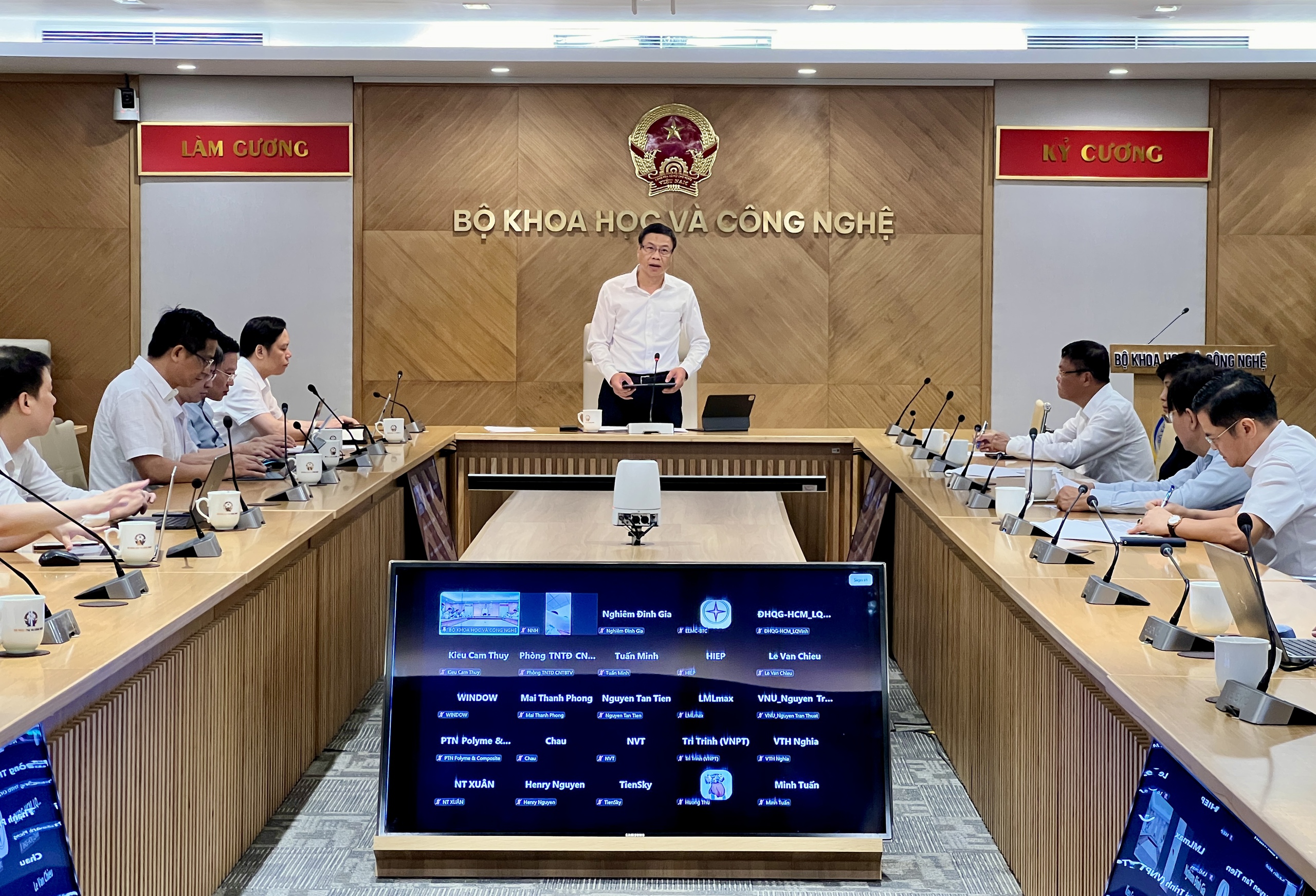Ho&agrave;n thiện m&ocirc; h&igrave;nh tổ chức v&agrave; vận h&agrave;nh ph&ograve;ng th&iacute; nghiệm trọng điểm quốc gia- Ảnh 1.