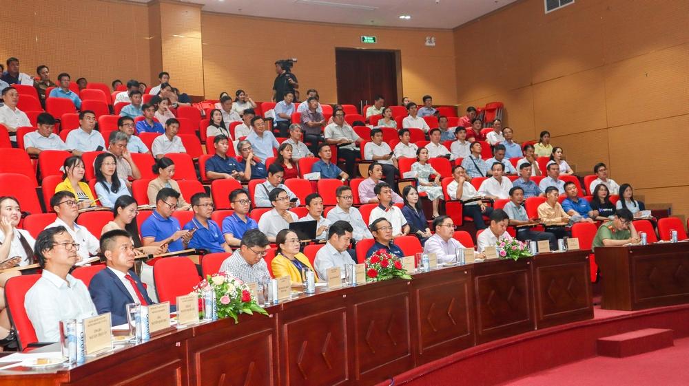 Vĩnh Long: Quản trị dữ liệu số l&agrave; động lực để ph&aacute;t triển ch&iacute;nh quyền số- Ảnh 2.
