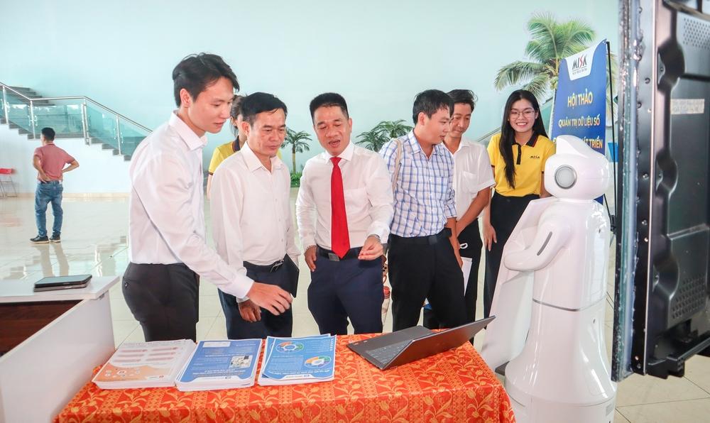 Vĩnh Long: Quản trị dữ liệu số l&agrave; động lực để ph&aacute;t triển ch&iacute;nh quyền số- Ảnh 3.