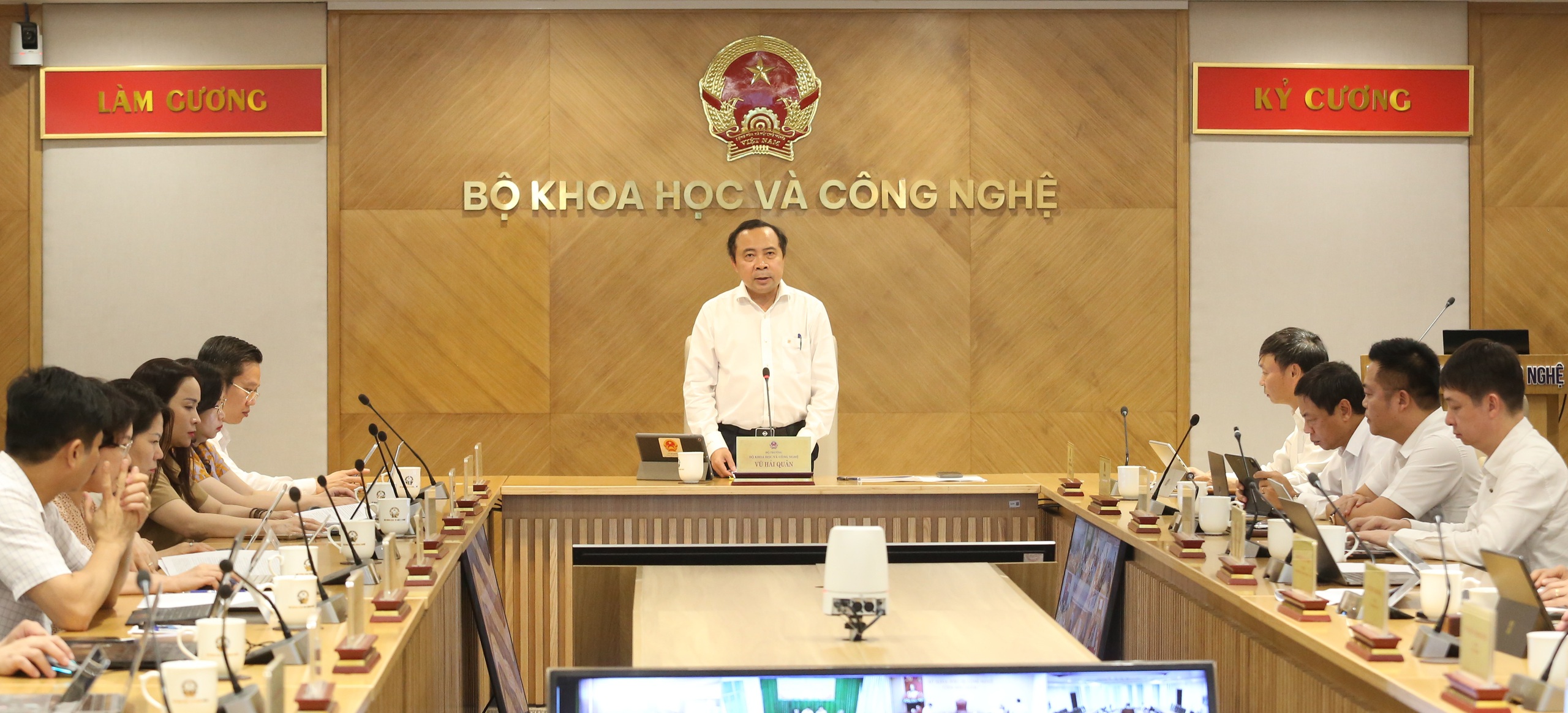Bộ trưởng Vũ Hải Qu&acirc;n: C&ocirc;ng t&aacute;c giải ng&acirc;n phải gắn với tr&aacute;ch nhiệm của người đứng đầu - Ảnh 1.