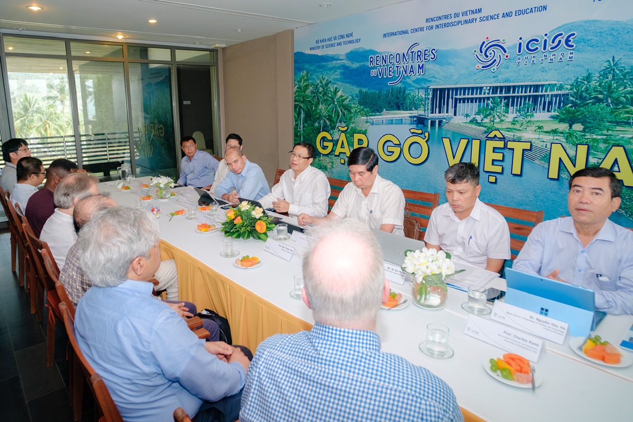 Kết nối tri thức to&agrave;n cầu, x&acirc;y nền tảng c&ocirc;ng nghệ v&agrave; nguồn nh&acirc;n lực lượng tử Việt Nam - Ảnh 3.