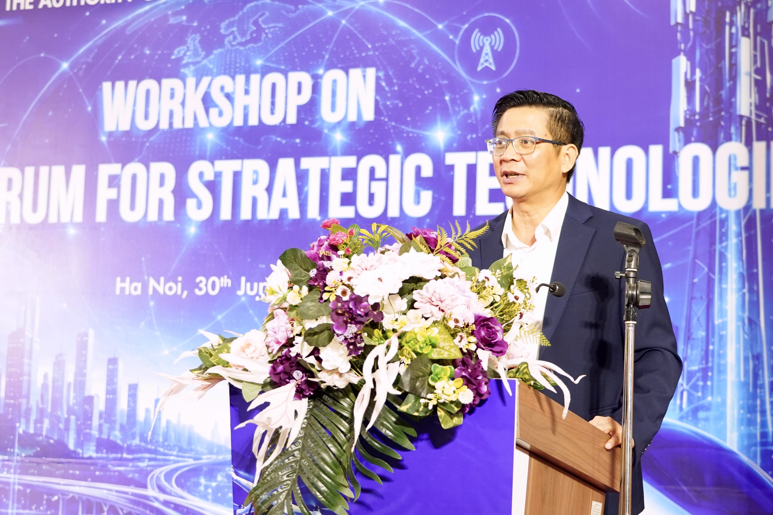 Muốn ph&aacute;t triển 6G, UAV, đường sắt tốc độ cao phải bắt đầu từ tần số - Ảnh 1.