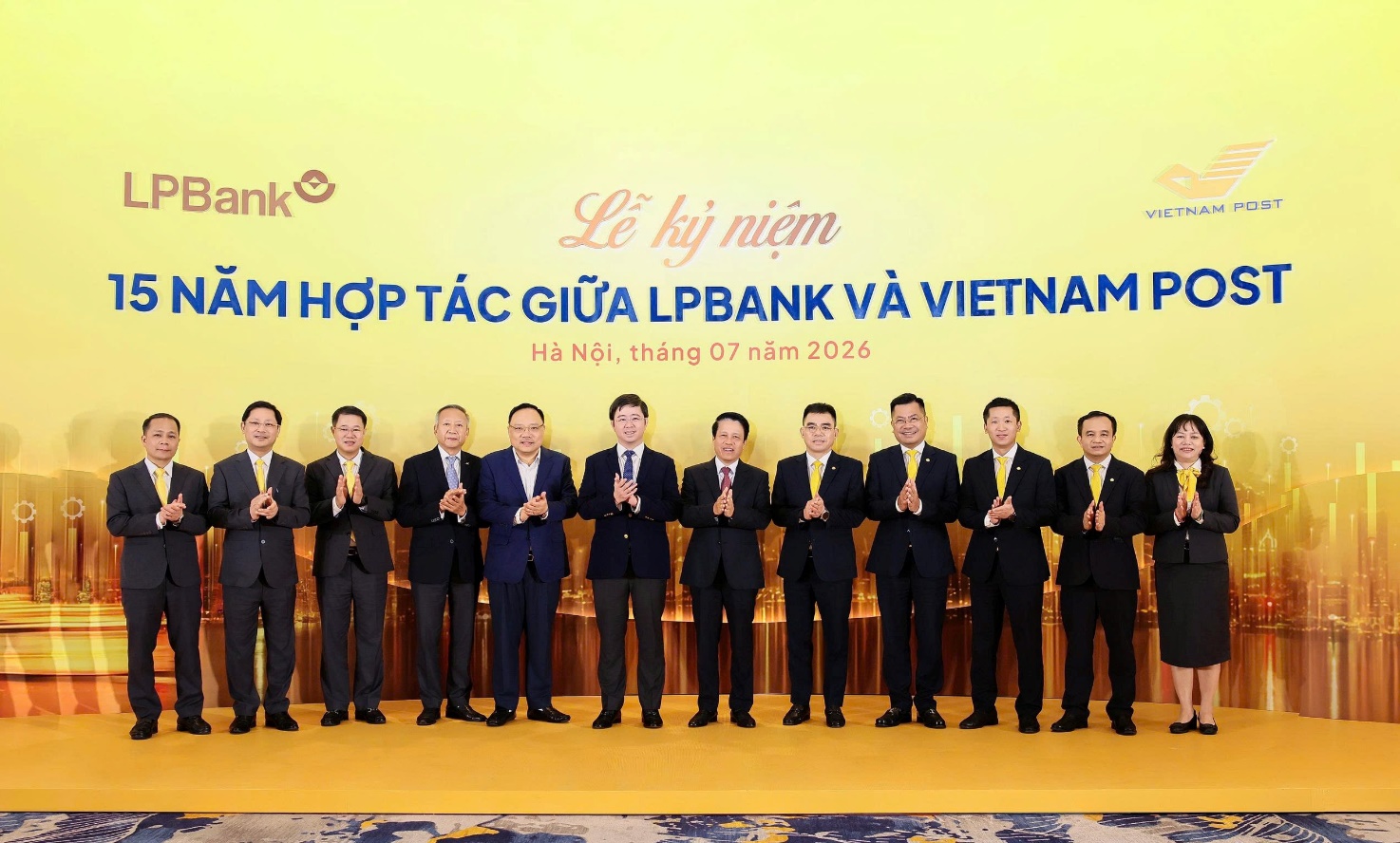 LPBank và Vietnam Post nâng cấp hợp tác chiến lược, thúc đẩy tài chính toàn diện và chuyển đổi số - Ảnh 1.