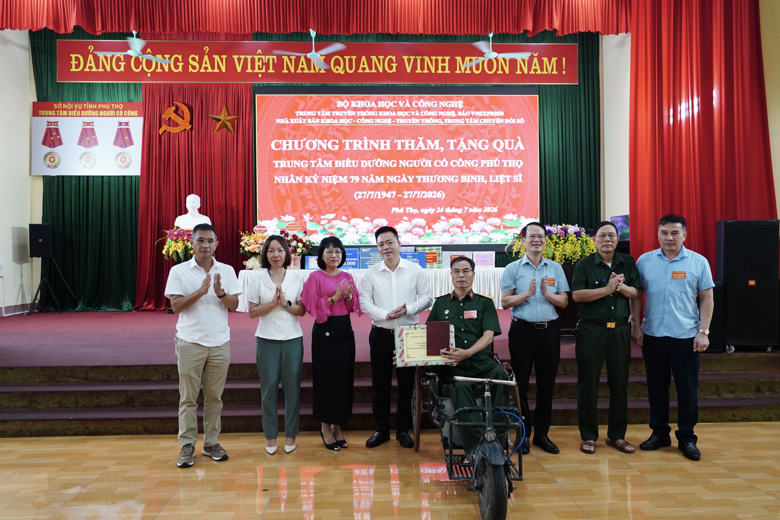 Hành trình về nguồn, tri ân những người viết nên hòa bình- Ảnh 4.