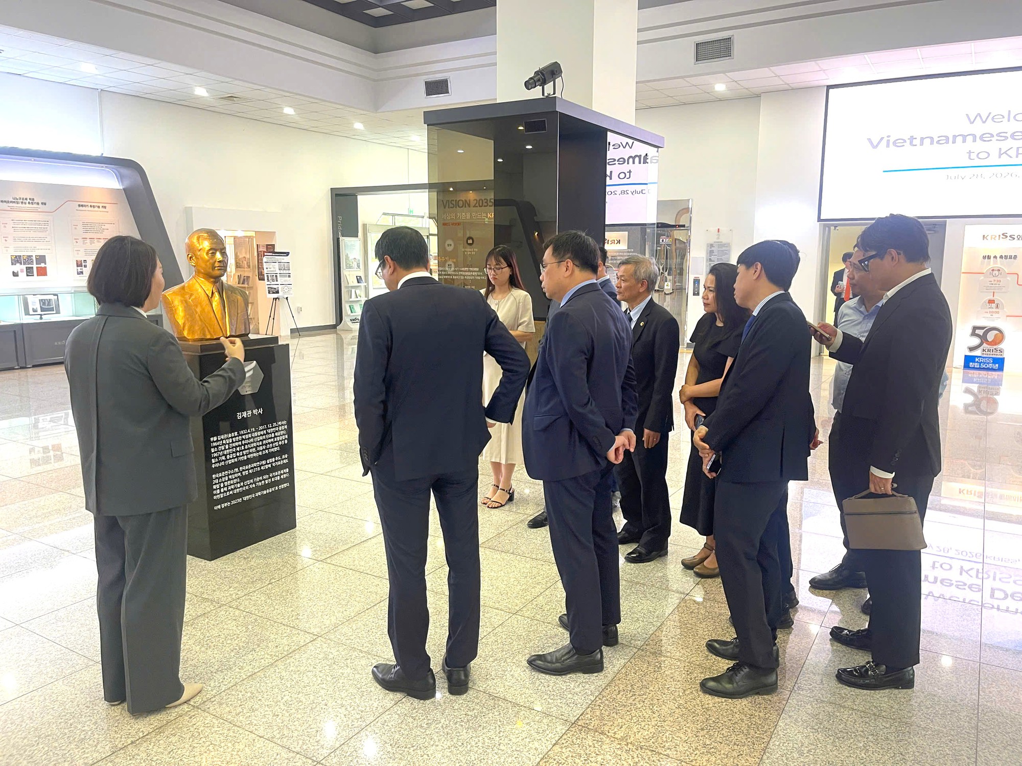 Việt Nam trao đổi kinh nghiệm ph&aacute;t triển nguồn nh&acirc;n lực v&agrave; hệ thống đo lường quốc gia với H&agrave;n Quốc - Ảnh 7.
