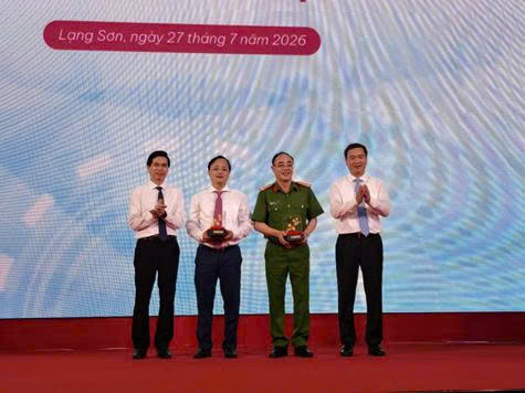 Khai trương m&ocirc; h&igrave;nh "Trạm dịch vụ c&ocirc;ng số" tại Lạng Sơn- Ảnh 7.