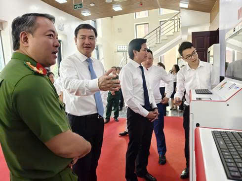 Khai trương m&ocirc; h&igrave;nh "Trạm dịch vụ c&ocirc;ng số" tại Lạng Sơn- Ảnh 9.