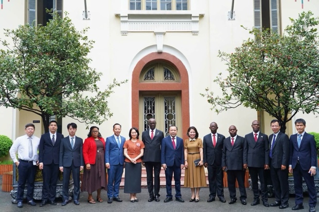 Viet Nam, Burundi promote cooperation in digital transformation and tech infrastructure - Ảnh 2.