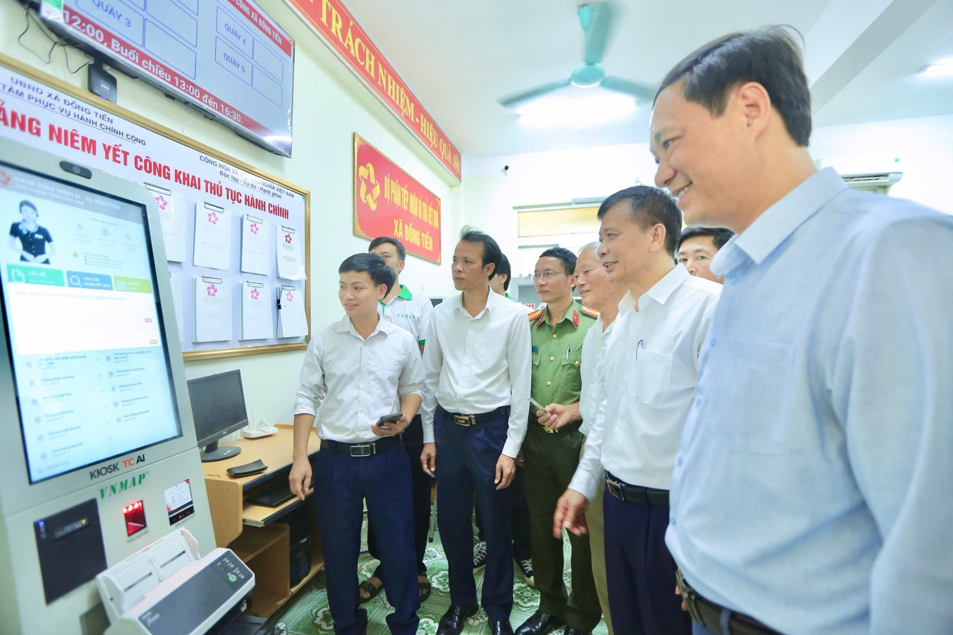 Thanh Hóa đưa Kiosk AI toàn trình phục vụ hành chính công- Ảnh 4.