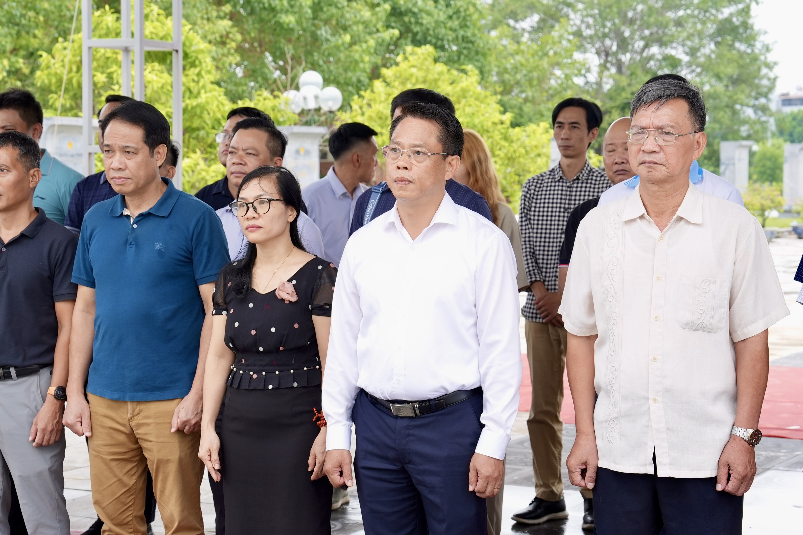 Tri &acirc;n qu&aacute; khứ, tiếp bước truyền thống cha &ocirc;ng- Ảnh 1.