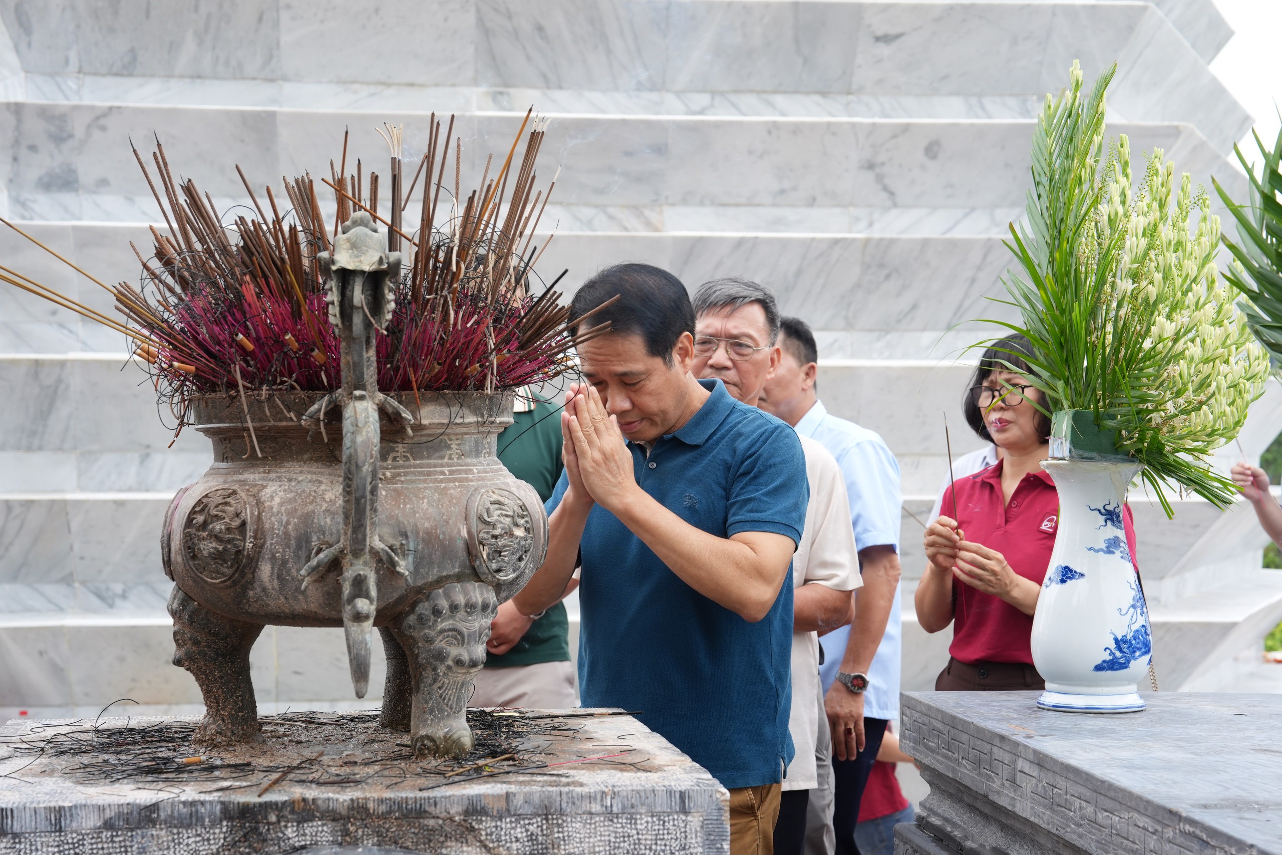 Tri &acirc;n qu&aacute; khứ, tiếp bước truyền thống cha &ocirc;ng- Ảnh 9.