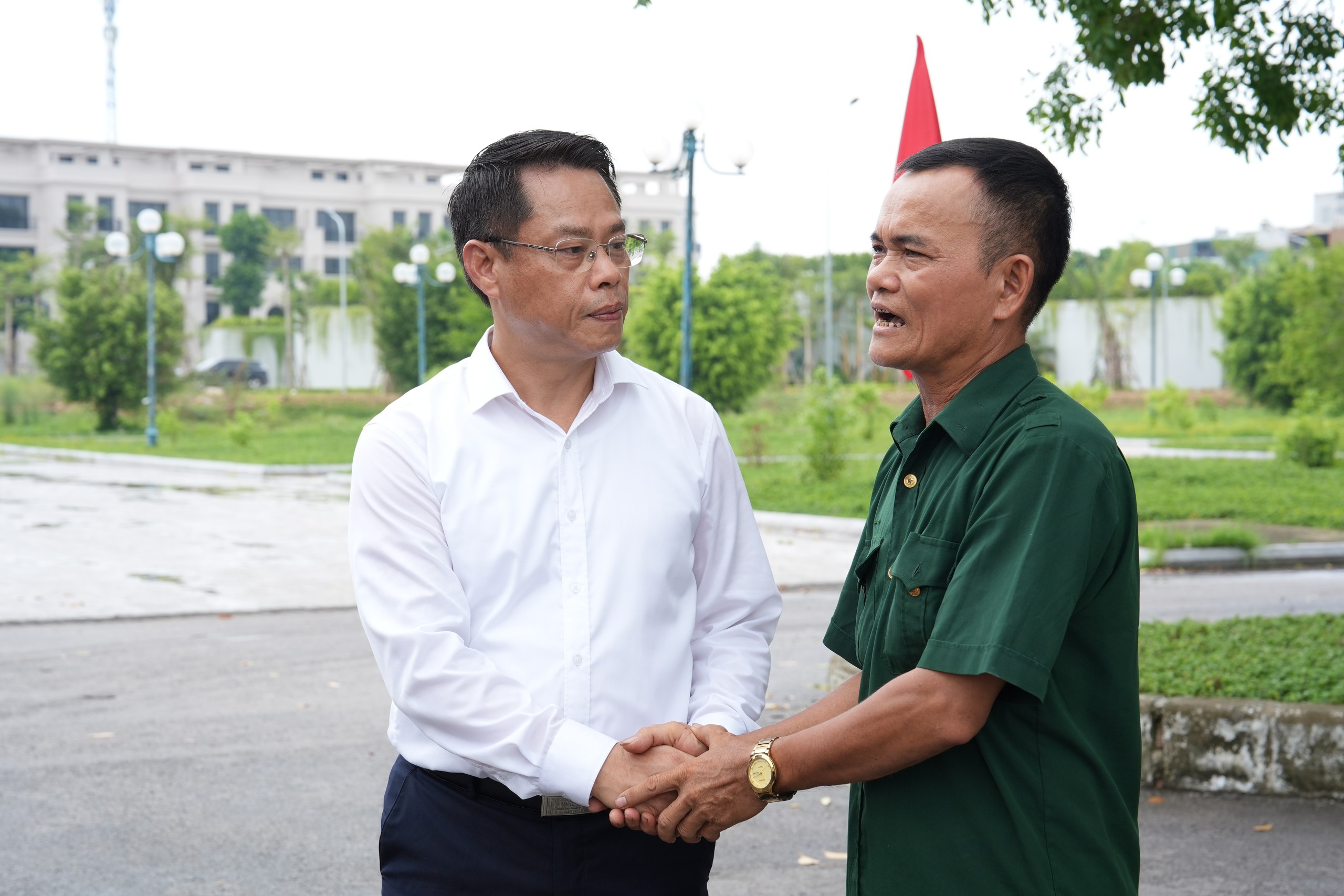 Tri &acirc;n qu&aacute; khứ, tiếp bước truyền thống cha &ocirc;ng- Ảnh 12.
