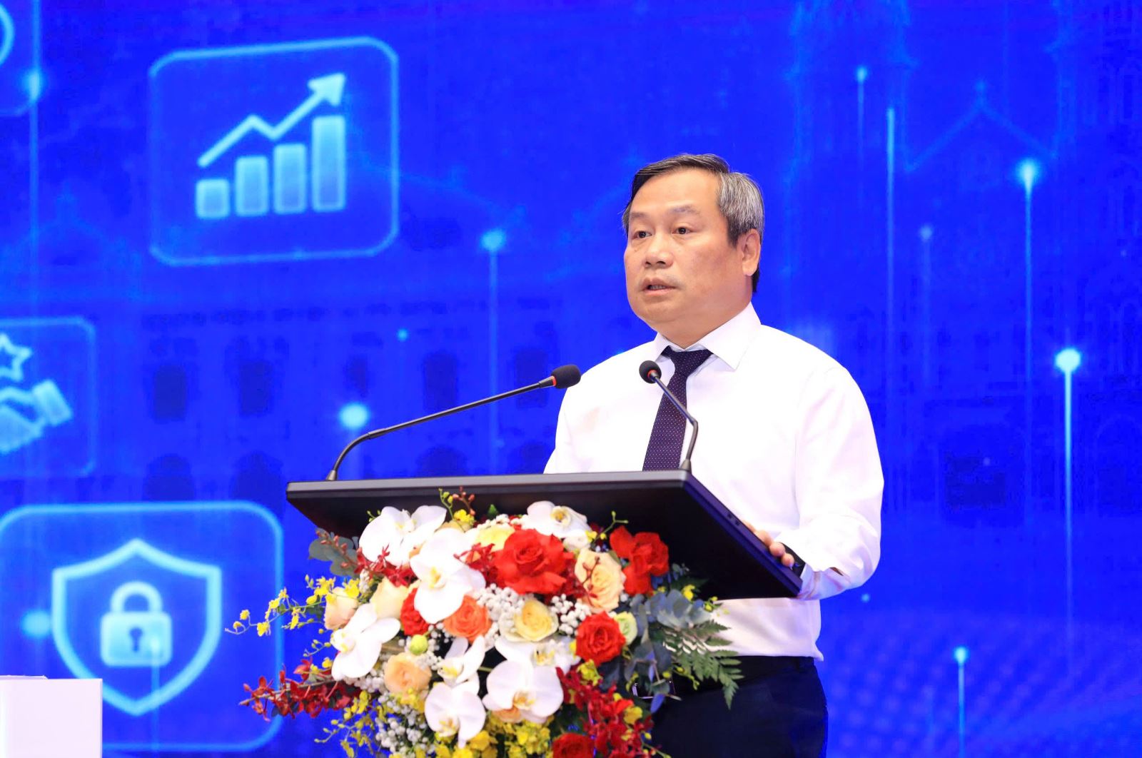 Hà Nội ra mắt nền tảng Cổng Thông tin điện tử thành phố và trang thông tin thành phần- Ảnh 2.
