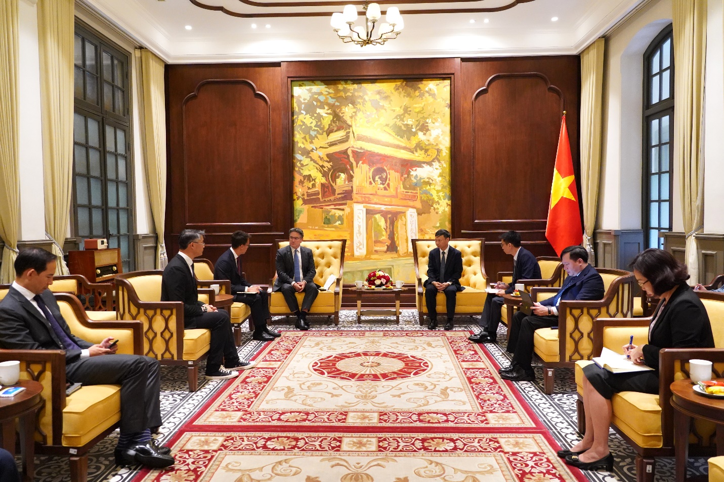 Ministry of Science and Technology promotes high-tech aircraft maintenance center project in Van Don - Ảnh 1.