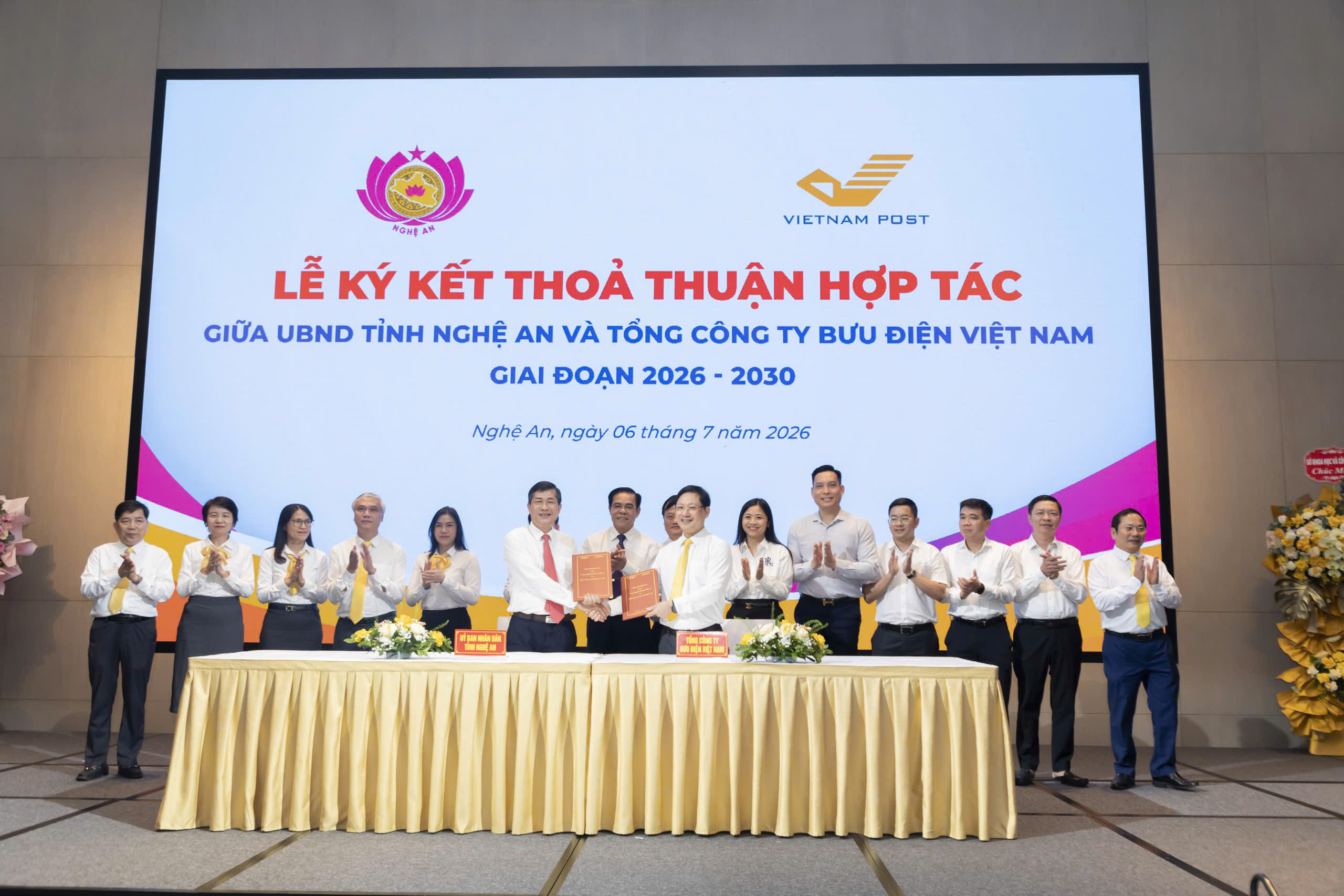 UBND tỉnh Nghệ An v&agrave; Bưu điện Việt Nam hợp t&aacute;c phục vụ người d&acirc;n trong kỷ nguy&ecirc;n số- Ảnh 2.