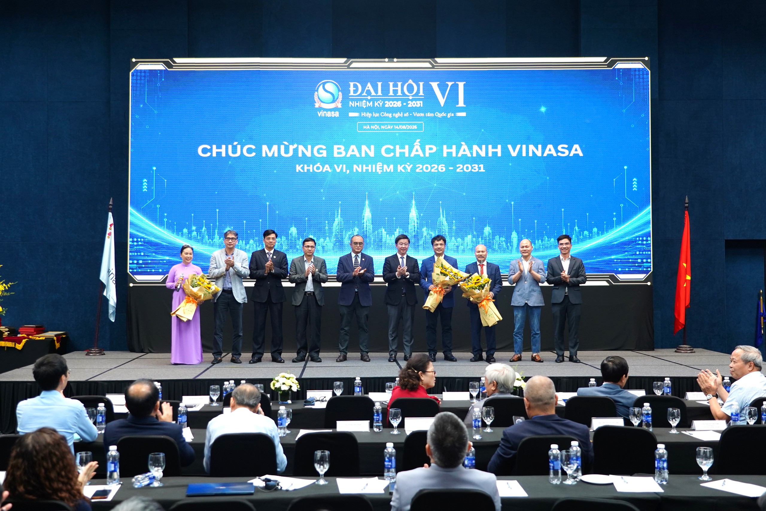 Thứ trưởng Bùi Hoàng Phương: Doanh nghiệp công nghệ số cần tập trung làm chủ công nghệ lõi- Ảnh 1.