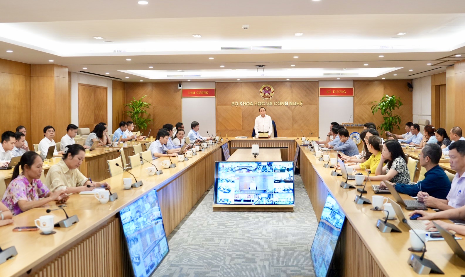 Bộ KH&CN: Cụ thể h&oacute;a Nghị quyết Trung ương 3 bằng chương tr&igrave;nh, kế hoạch v&agrave; kết quả thực chất- Ảnh 2.