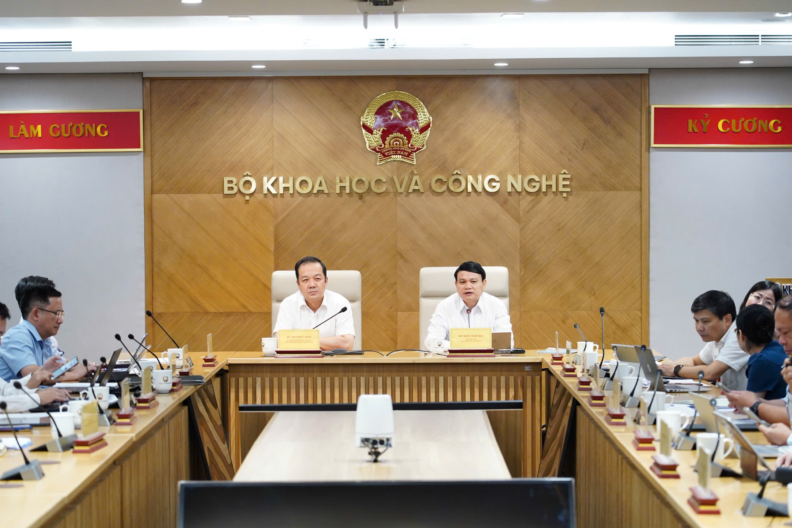 Sơn La: Quyết liệt xóa điểm trắng, lõm sóng, tạo nền tảng chính quyền số- Ảnh 1.