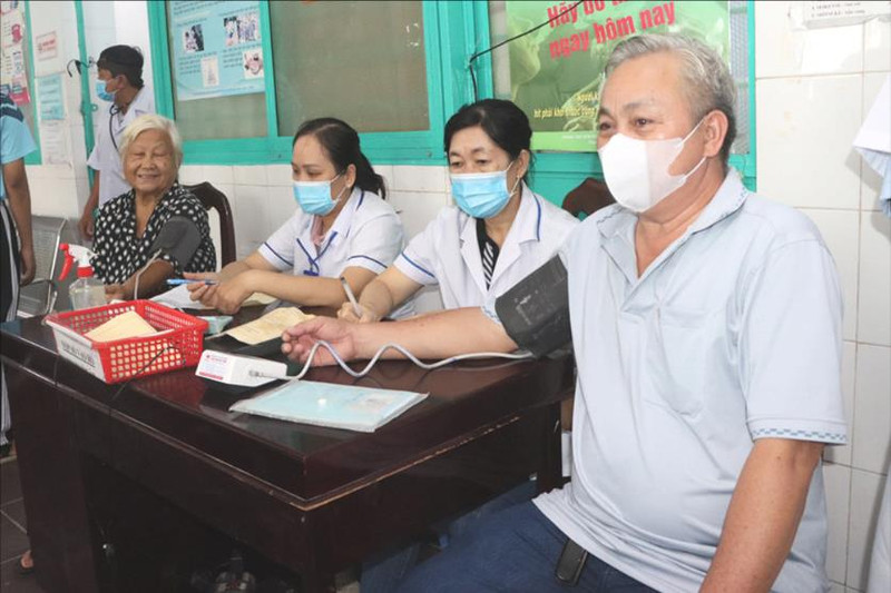 Đi kh&aacute;m bệnh kh&ocirc;ng cần mang sổ- Ảnh 1.
