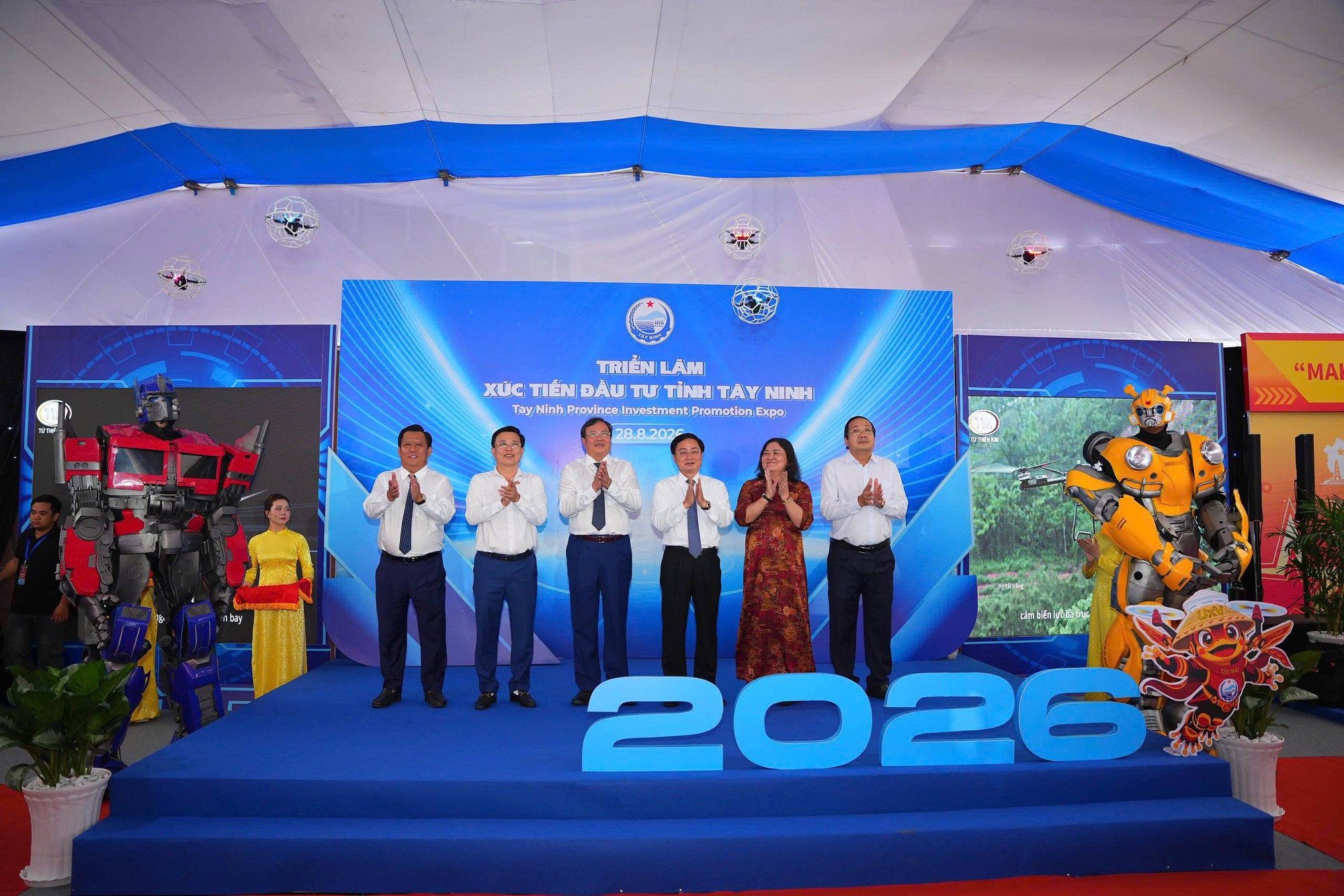 Trải nghiệm hệ sinh th&aacute;i UAV v&agrave; linh vật "C&oacute;c M&acirc;y" tại Hội nghị X&uacute;c tiến đầu tư T&acirc;y Ninh- Ảnh 5.