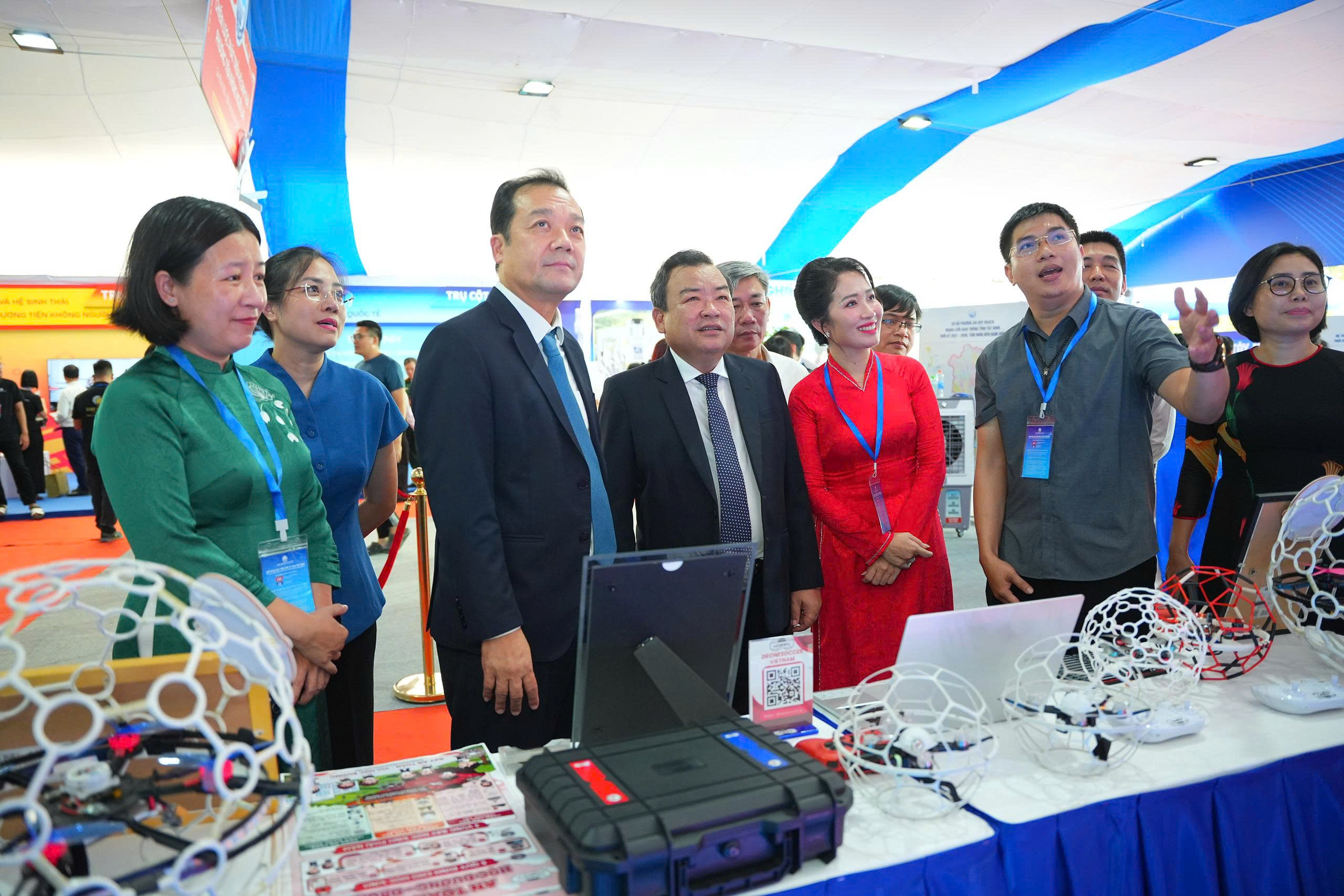 Tây Ninh công bố chiến lược phát triển hệ sinh thái phương tiện không người lái- Ảnh 1.