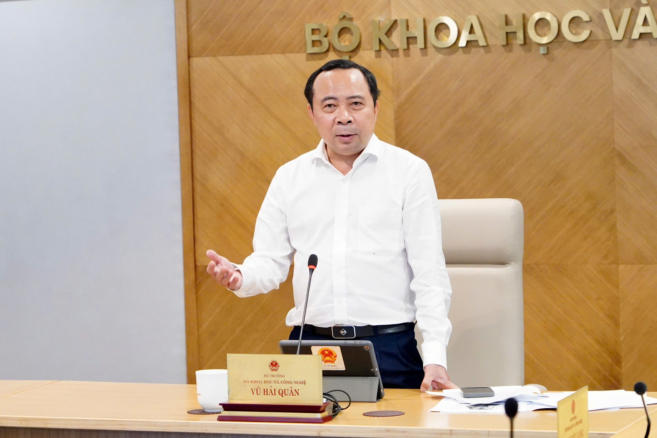 Bộ trưởng Vũ Hải Quân: Quyết liệt đổi mới tư duy để bắt kịp tiến độ và yêu cầu của công việc - Ảnh 8.