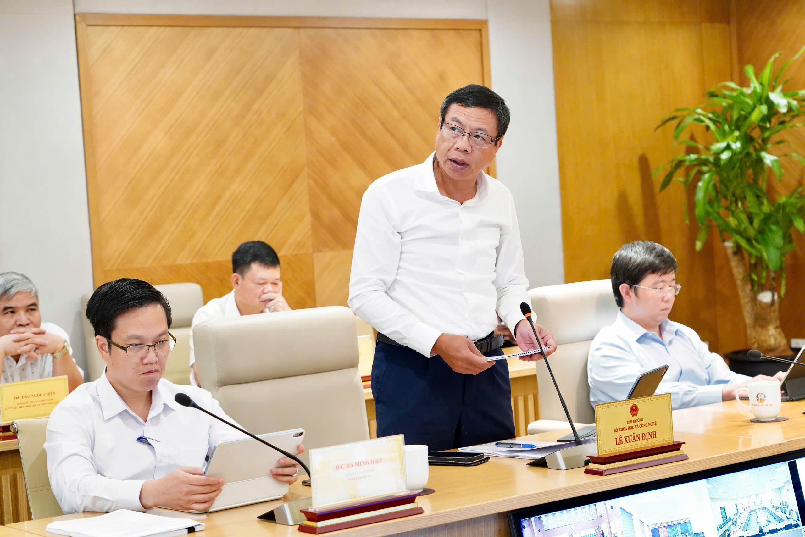 Bộ trưởng Vũ Hải Quân: Quyết liệt đổi mới tư duy để bắt kịp tiến độ và yêu cầu của công việc - Ảnh 7.