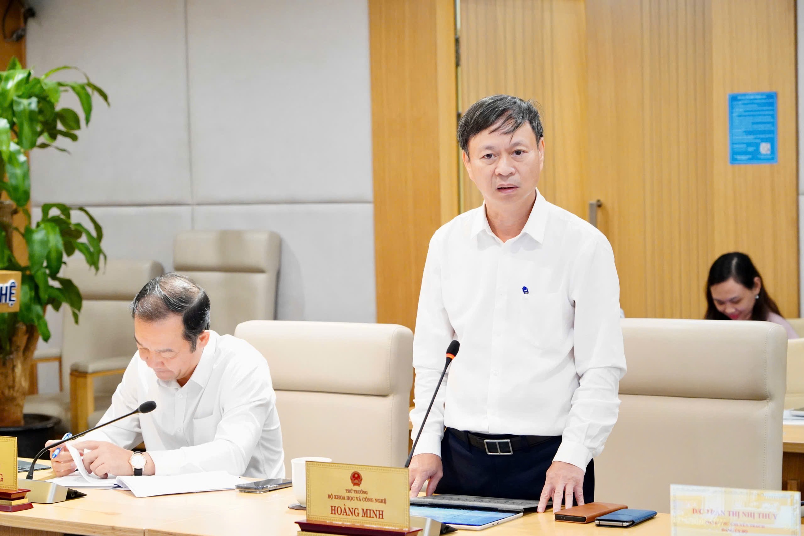 Bộ trưởng Vũ Hải Quân: Quyết liệt đổi mới tư duy để bắt kịp tiến độ và yêu cầu của công việc - Ảnh 5.