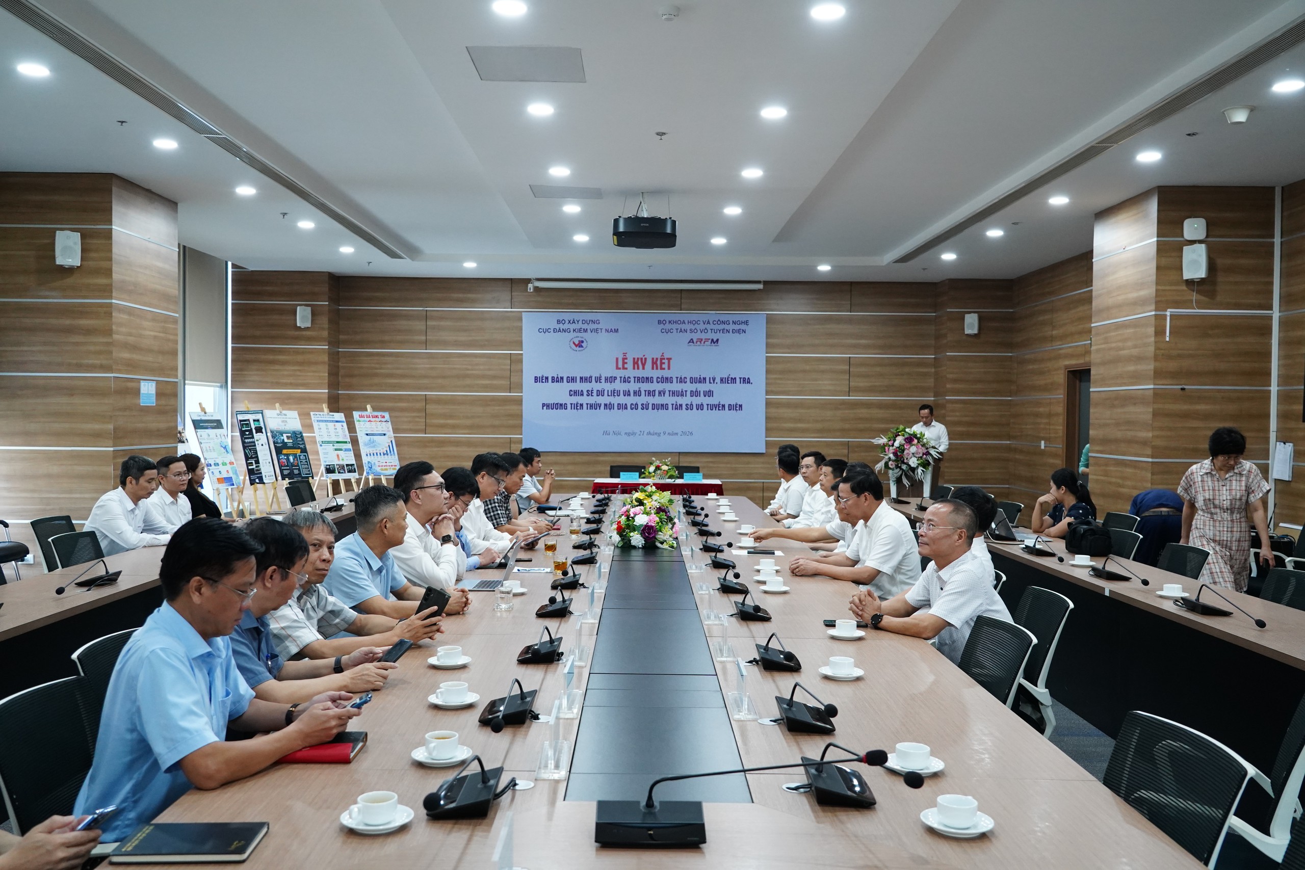 Cục Tần số vô tuyến điện và Cục Đăng kiểm Việt Nam tăng cường chia sẻ dữ liệu- Ảnh 6.