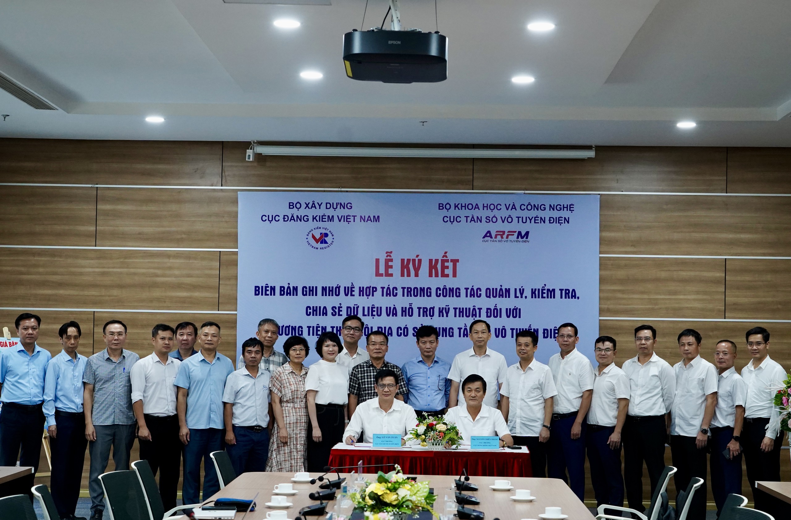 Cục Tần số vô tuyến điện và Cục Đăng kiểm Việt Nam tăng cường chia sẻ dữ liệu- Ảnh 4.