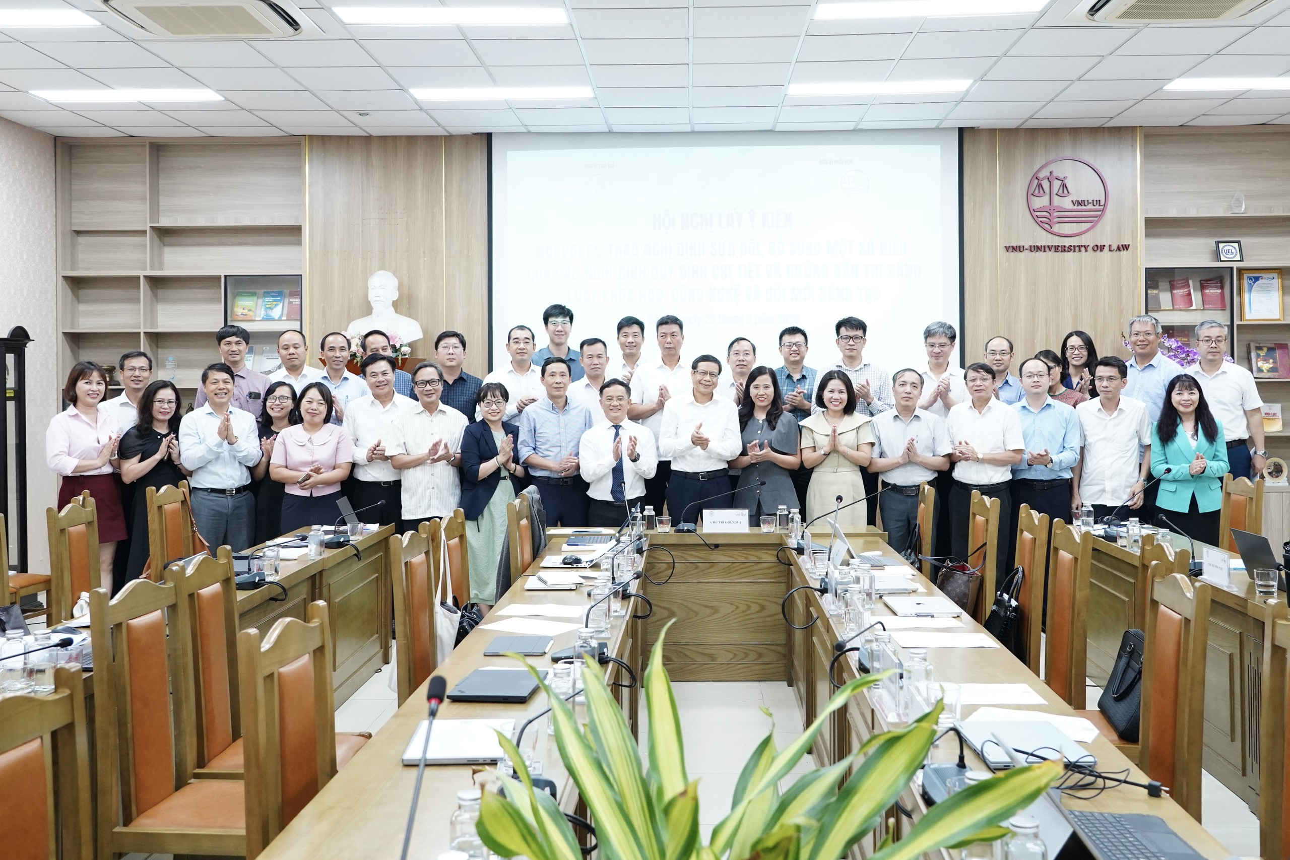 Gỡ vướng cấp bách, kiến tạo hành lang pháp lý cho khoa học, công nghệ và đổi mới sáng tạo- Ảnh 1.